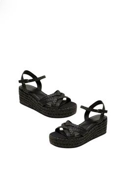 Black Flat form Raffia Style Sandals